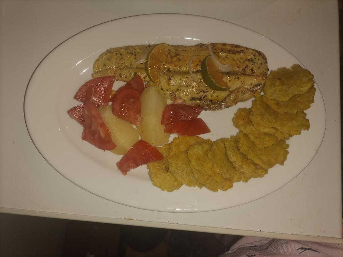 Hostal Y Restaurante Los Tecales La Coca Eksteriør billede