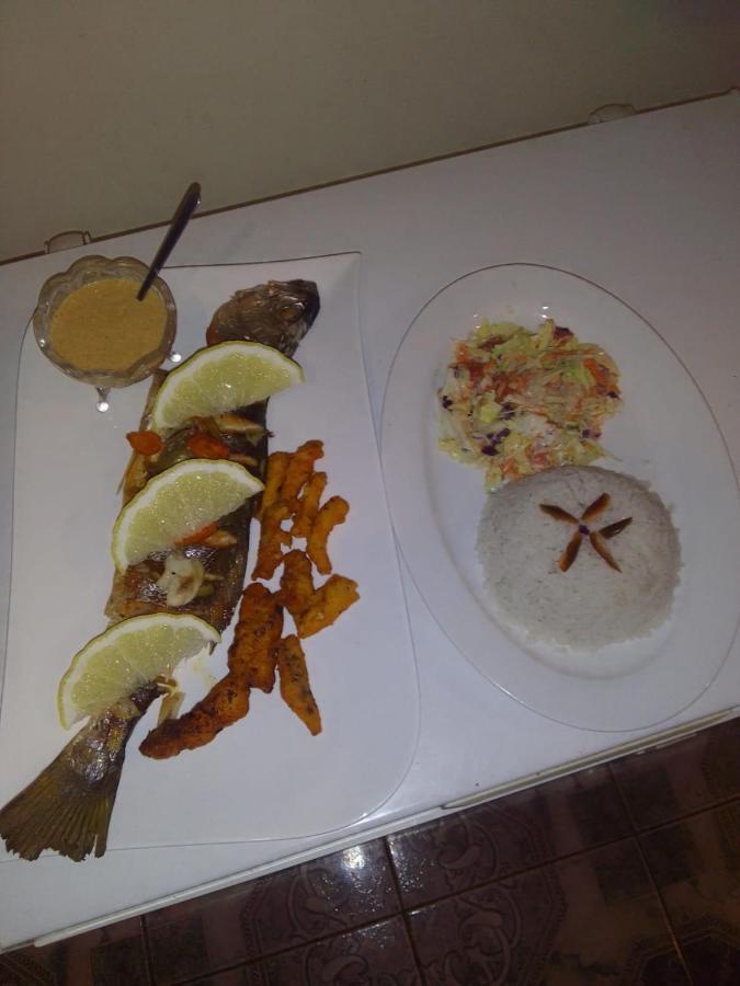 Hostal Y Restaurante Los Tecales La Coca Eksteriør billede