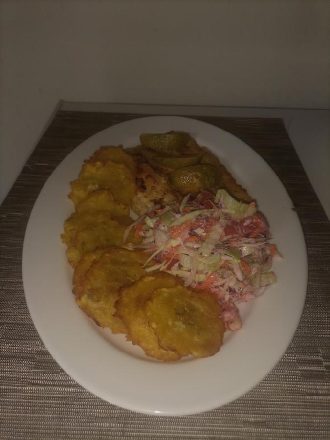 Hostal Y Restaurante Los Tecales La Coca Eksteriør billede