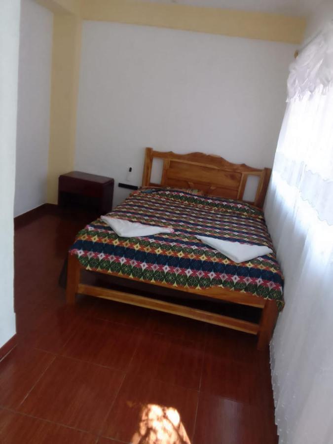 Hostal Y Restaurante Los Tecales La Coca Eksteriør billede