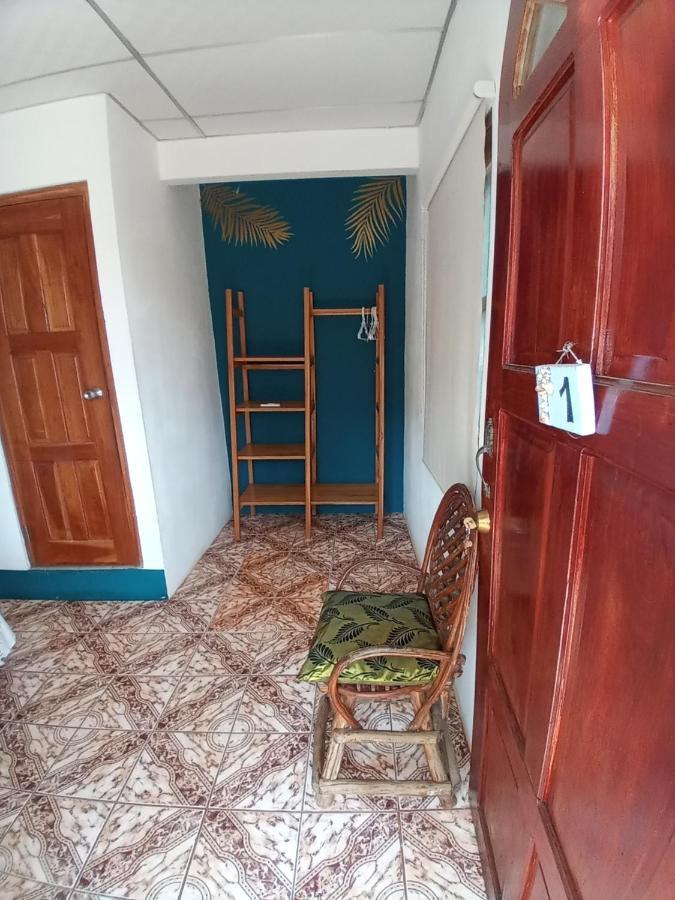 Hostal Y Restaurante Los Tecales La Coca Eksteriør billede