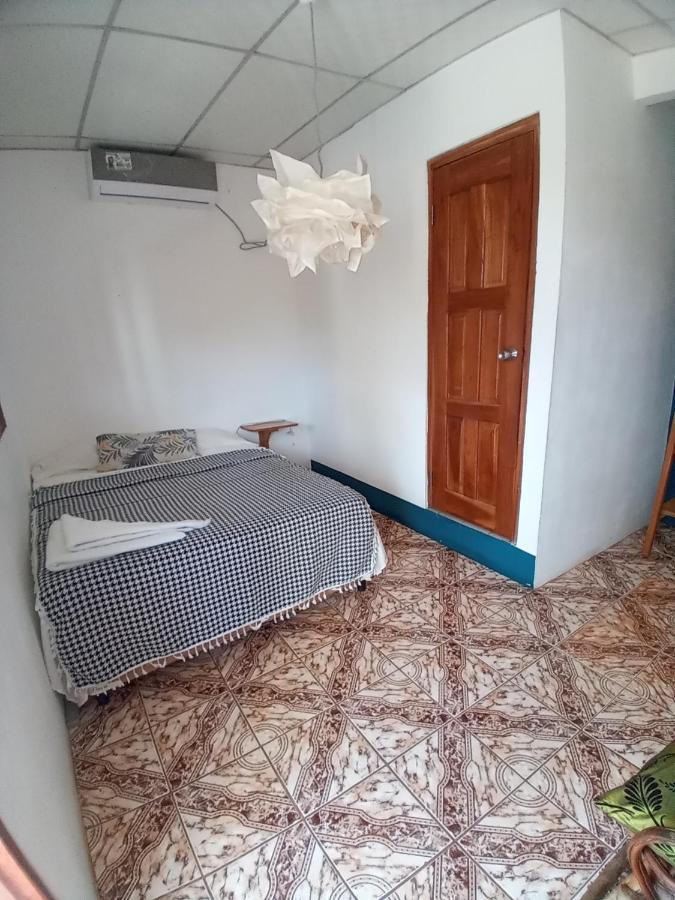 Hostal Y Restaurante Los Tecales La Coca Eksteriør billede