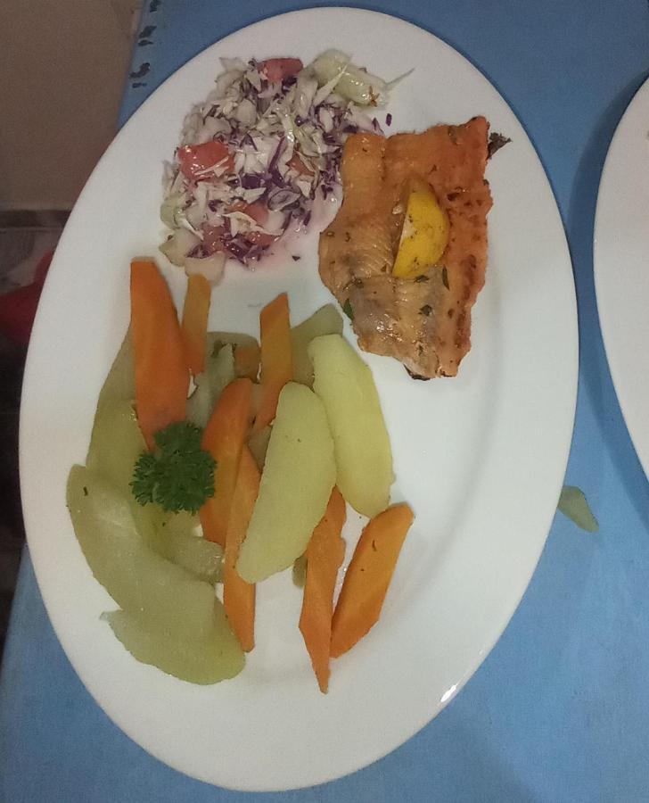 Hostal Y Restaurante Los Tecales La Coca Eksteriør billede